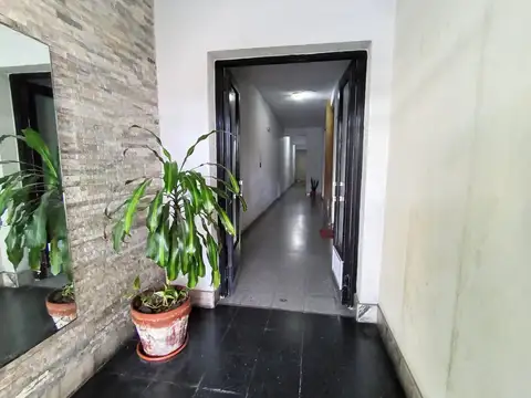Av. F. Beiro 3800, Piso 1