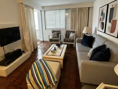 Apartamento en venta c/ cochera en Península