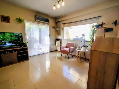 Depto Tipo Casa 4 ambientes con 2 baños