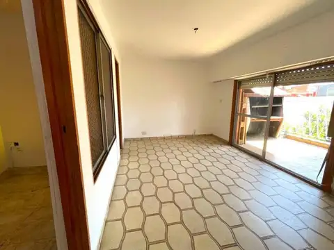 Depto Tipo Casa en Alquiler de 4 ambientes