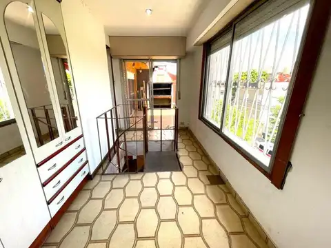 PH 4 AMBIENTES 1 PISO POR ESC. C/ BALCON ATERRAZADO, PARRILLA Y DOBLE ENTRADA - SIN EXPENSAS