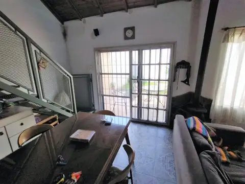 Depto Tipo Casa 3 ambientes con 1 baño