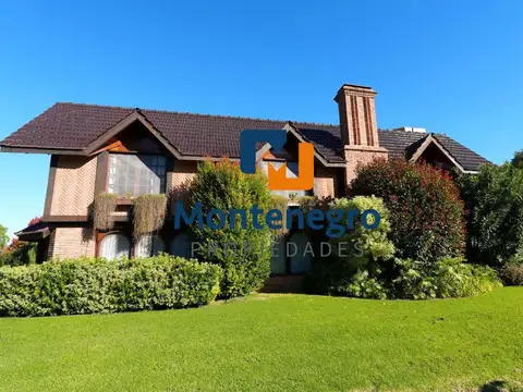 Impecable casa estilo ingles sobre 2 lotes en Los Cardales Country Club
