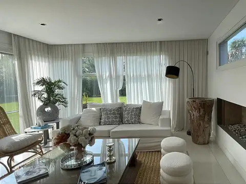 Casa en Alquiler en Pilar del Este - Los Jazmines, USD 3.200