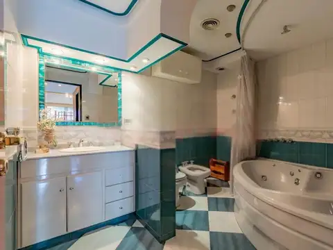 Casa 5 ambientes con 5 baños