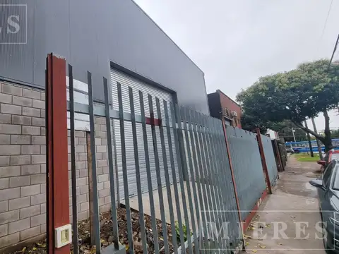 Gran Depósito de 650 m2 en Alquiler en  Martínez