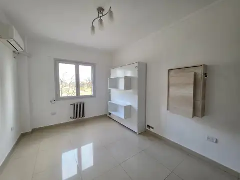 Hindú Club - Alquiler Monoambiente. Amueblado. 2do piso. Vista al campo.