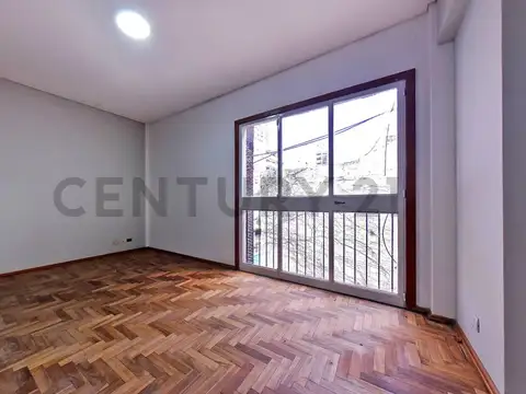 Sarmiento 100, Piso 0