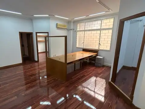 Oficina en Alquiler 70 años