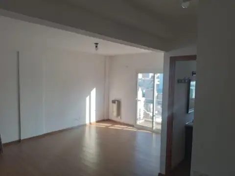 San Martin 400, Piso 3