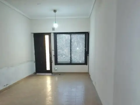 PH en venta - 4 Dormitorios 2 Baños - Cochera - 150Mts2 - Morón