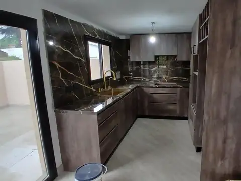 Casa en Venta en Los Pinares, USD 165.000