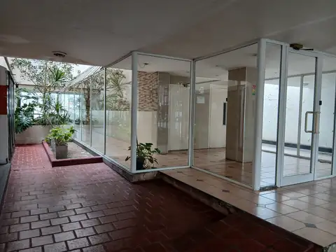 DEPARTAMENTO DE 2 AMBIENTES AMPLIOS CON BALCON EN FLORESTA