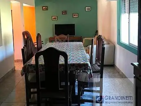 Casa 5 ambientes con 1 baño