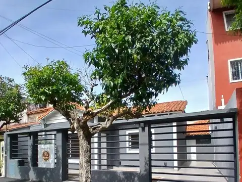 Impecable chalet en Olivos Roche+ Reciclado a nuevo+ patio