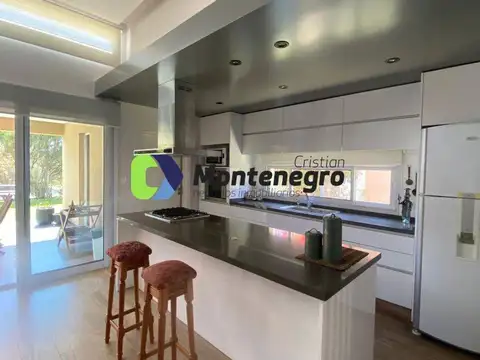 Casa en Venta en Berazategui, USD 365.000