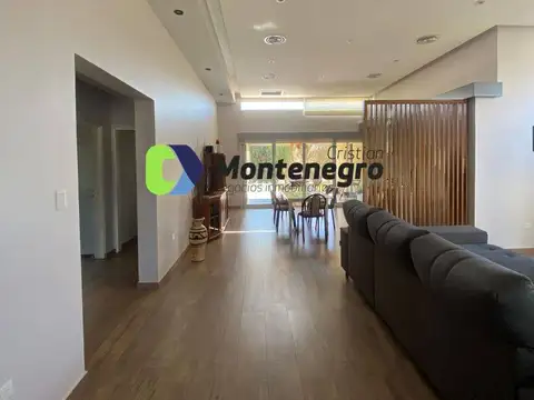 Casa 4 ambientes con 3 baños