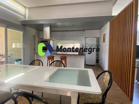 Casa 4 ambientes con 3 baños