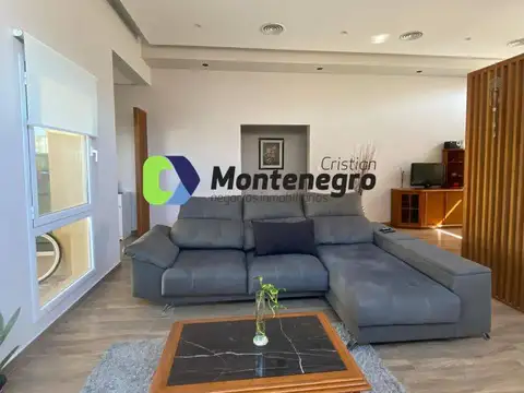 Casa en Venta en Berazategui, USD 365.000