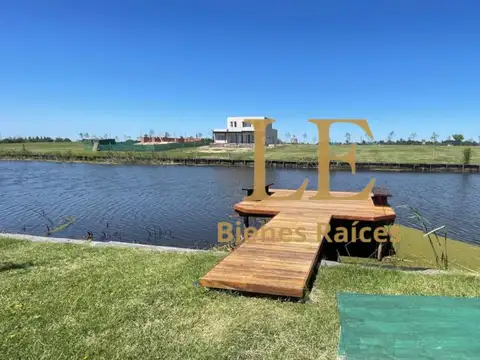 Casa en Venta con 5 cocheras