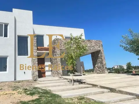 Venta casa al rio en El Naudir