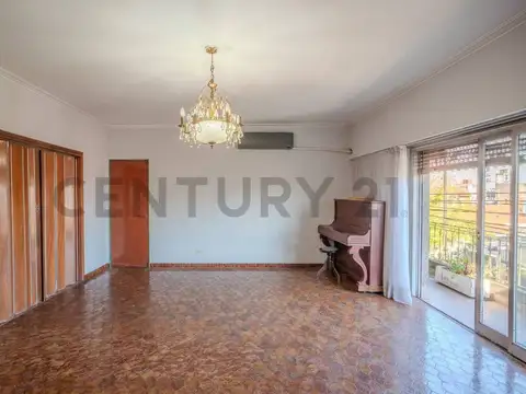 Martin Fierro 7500, Piso 0