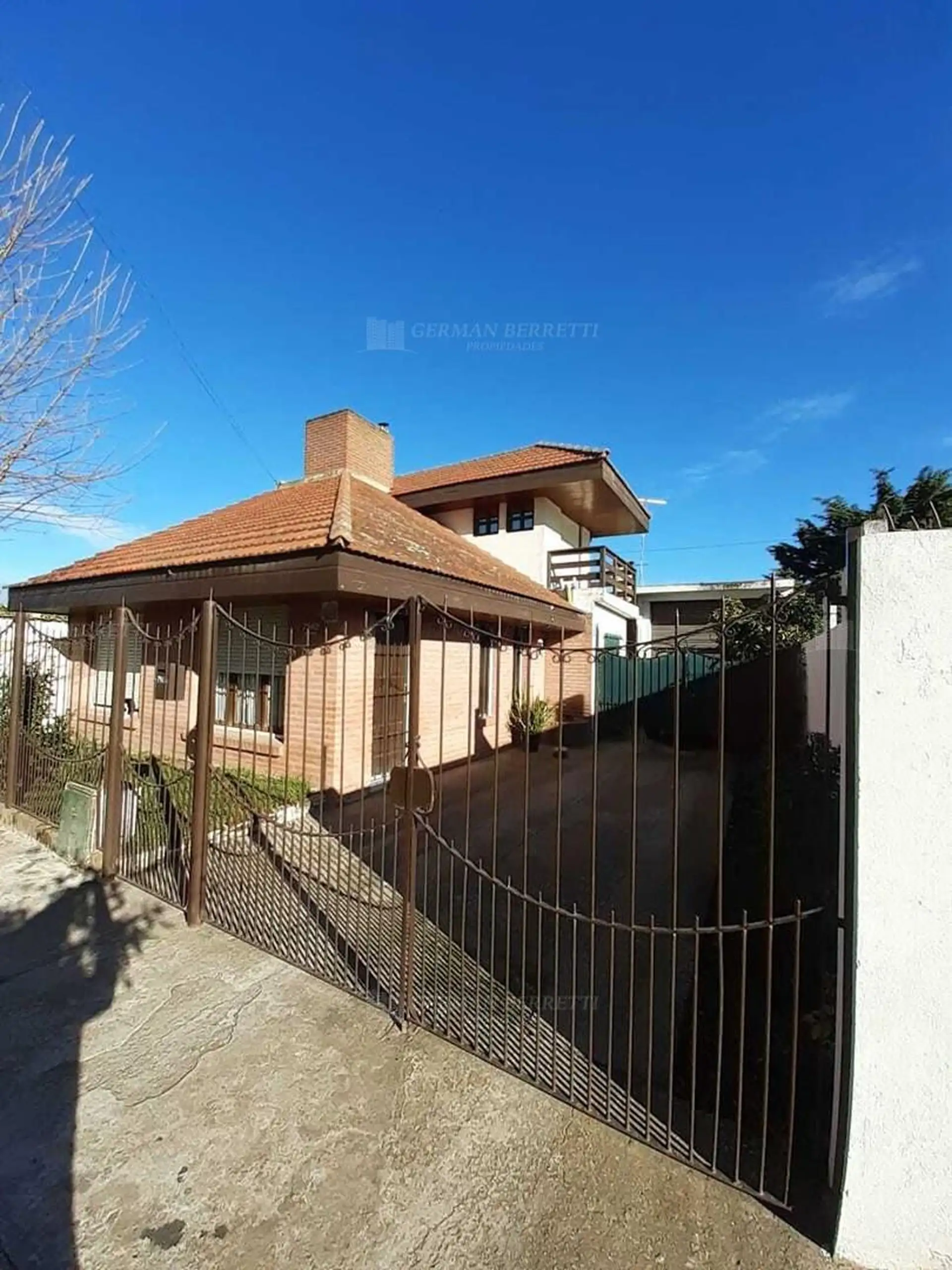 Casa Chalet en Venta en Punta Mogotes, 4 ambientes, 90m²