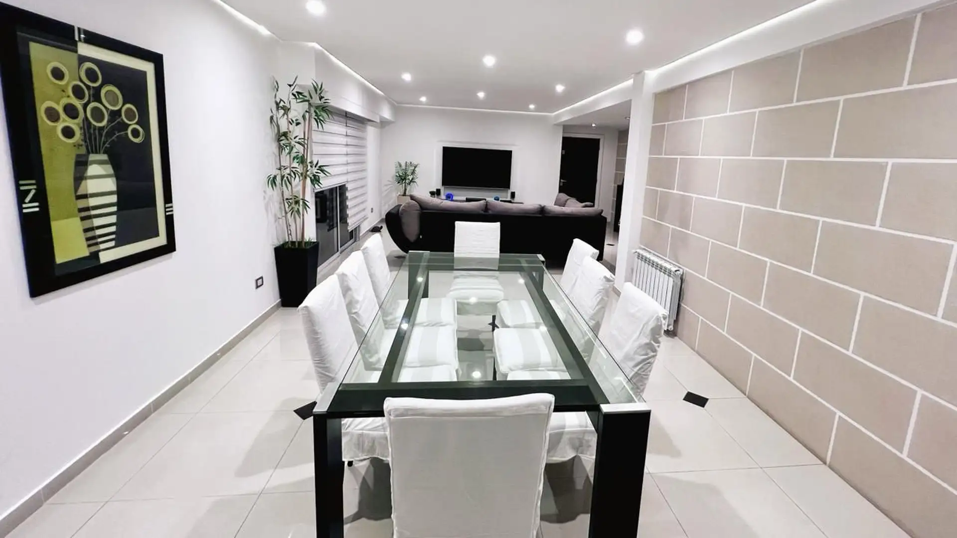 VENTA MY LINDO DEPARTAMENTO DE 5 AMBIENTES A LA CALLE CON COCHERA