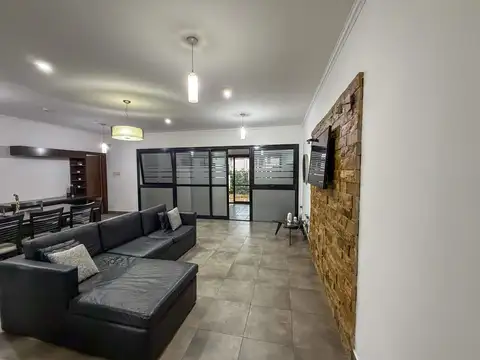 Larrea 2438