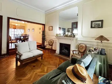 Casa 6 ambientes con 4 baños