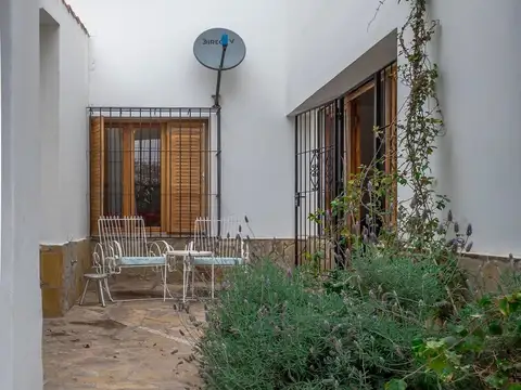 CASA 3 DORMITORIOS VENTA B° PORTEZUELO SUR