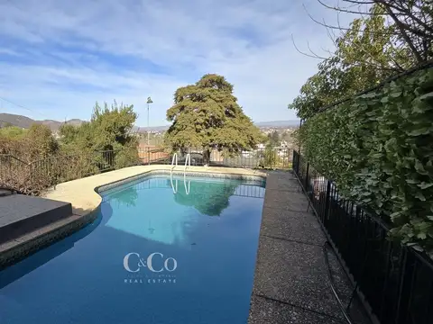 VENTA CASA 3 DOR, PILETA, TODOS LOS SERVICIOS EN B°LOS MANANTIALES- CARLOS PAZ