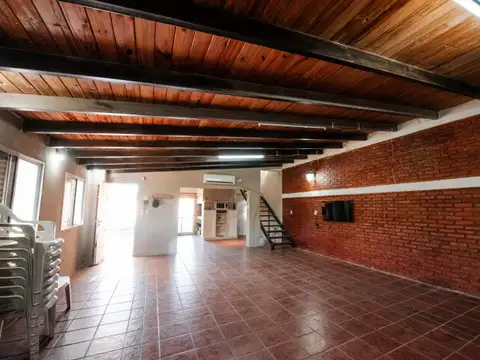 Importante propiedad en Pueblo Esther a 1, 5 cuadra del Rio Parana