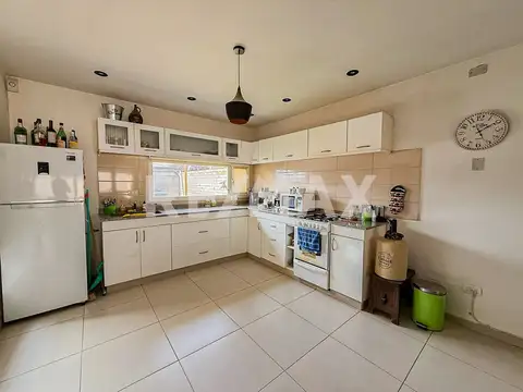 Casa en Venta en General Fernandez Oro, USD 145.000