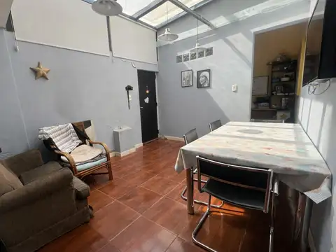Depto Tipo Casa 3 ambientes con 2 baños