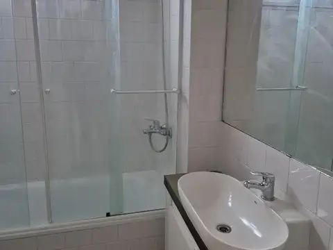 Benito Quinquela Martín e/ Isabel la Católica y Gaspar M. de Jovellanos