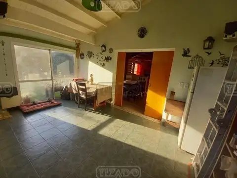 Casa 5 ambientes con 2 baños