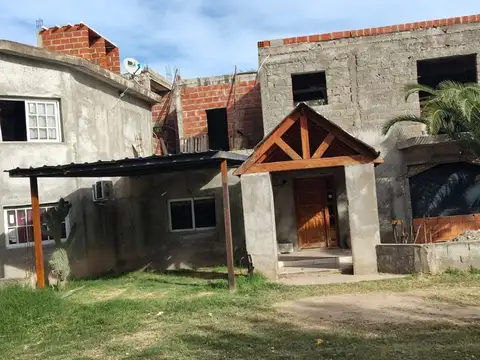 SE VENDE CASA 6AMB +PILETA SANTA ROSA VALLE VIEJO