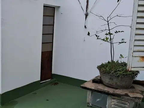 Casa 5 ambientes con 1 baño