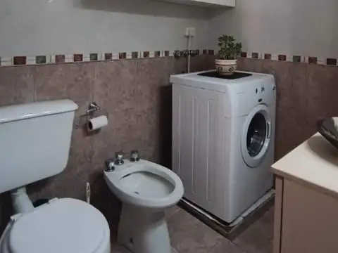 Casa 7 ambientes con 3 baños