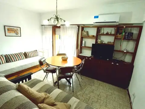 ¡Oportunidad! 2 Amb. con Cochera a 3 Cuadras del Mar.