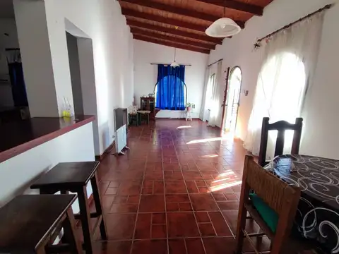 Casa en venta La Plata dos dormitorios- Apto banco