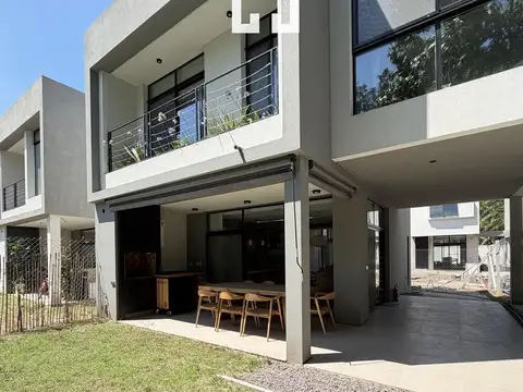 Casa en Barrio Parque Leloir