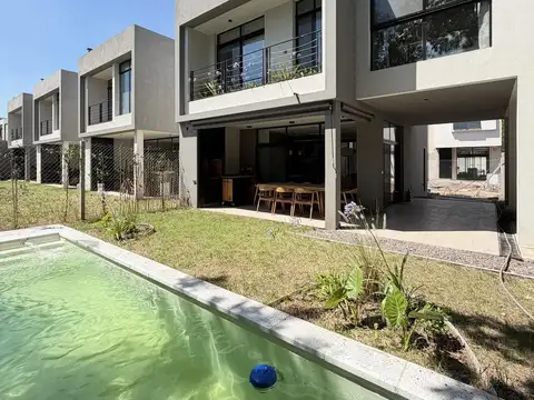 Casa en Barrio Parque Leloir