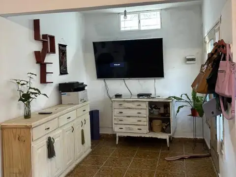 Casa 4 ambientes con 1 baño
