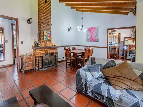 Casa 4 amb + DPTO - C. Evita - VENTA / PERMUTA