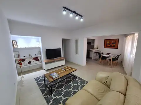  CASA 5 AMB EN VENTA PARQUE CHAS PATIO Y TERRAZA