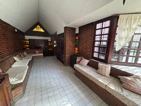 Casa 5 ambientes con 3 baños