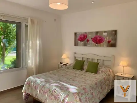 Casa en venta - 2 Dormitorios 1 Baño - Monte Hermoso