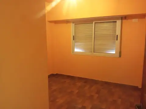 EXCELENTE DEPARTAMENTO 4 AMBIENTES   GRANDES-